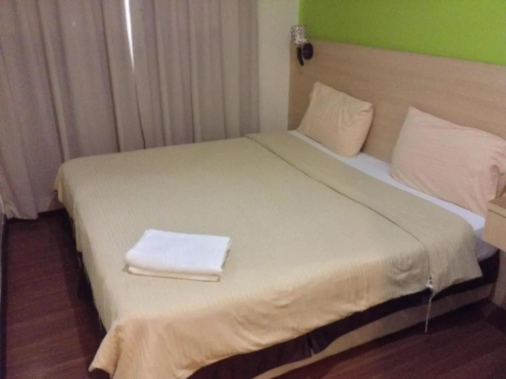 Maxim Hotel Kota Kinabalu 2*,  Malásia